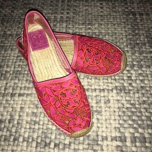 Tory Burch Espadrille in Pink/Red floral lace